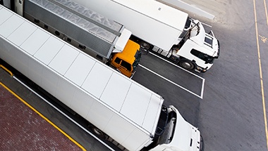 Trucks-and-Gates-of-Big-distribution-warehouse