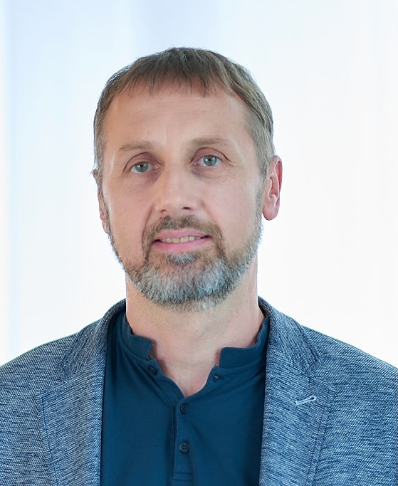 Feature image for Artur Michalczyk, Telecom and CPaaS leader, appointed as Chief Technology Officer at emnify